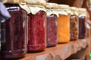 Lire la suite à propos de l’article Quels sont les différents types de bouteilles en verre utilisées pour le stockage des produits alimentaires et de boissons ?